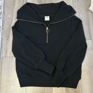 Varley Size Small Black Sweater Perfect Condition